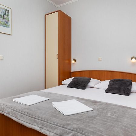 Apartments By The Sea Duce, Omis - 5973 المظهر الخارجي الصورة