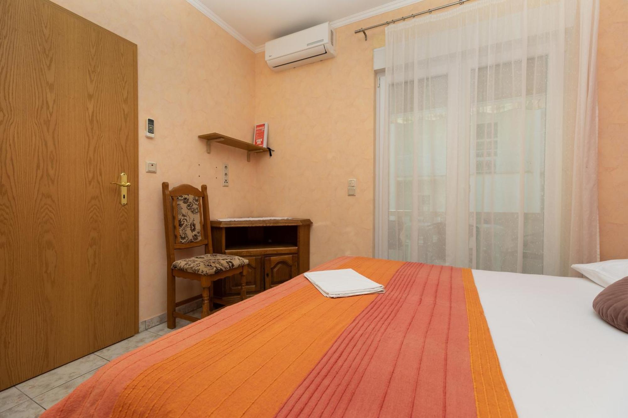 Apartments By The Sea Duce, Omis - 5973 الغرفة الصورة